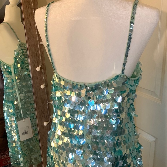 MAC DUGGAL
Slim Strap Paillette Sequin Mini Dress - Picture 12 of 17